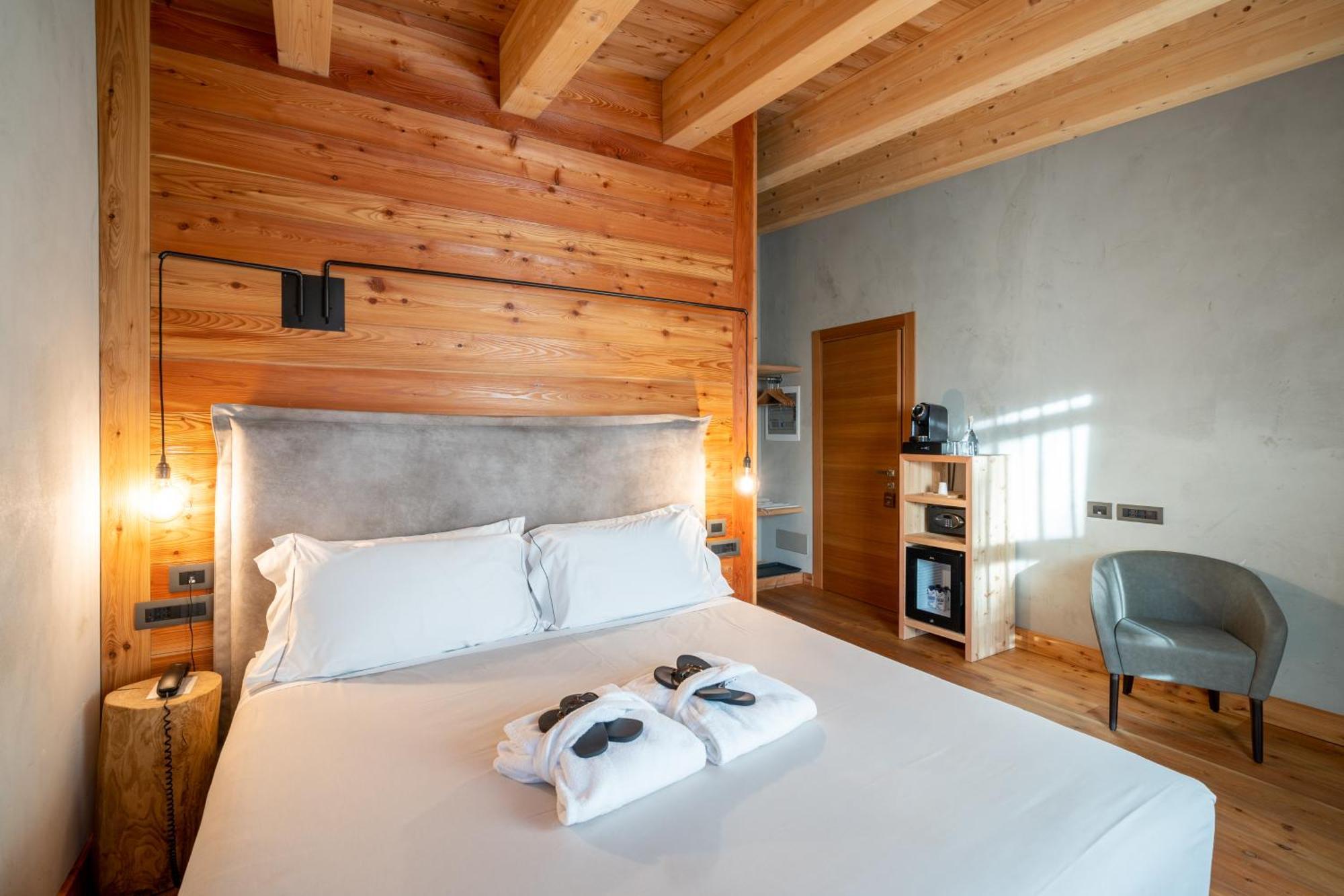 Au Charmant Petit Lac - Ecohotel Parc & Spa Champoluc Εξωτερικό φωτογραφία